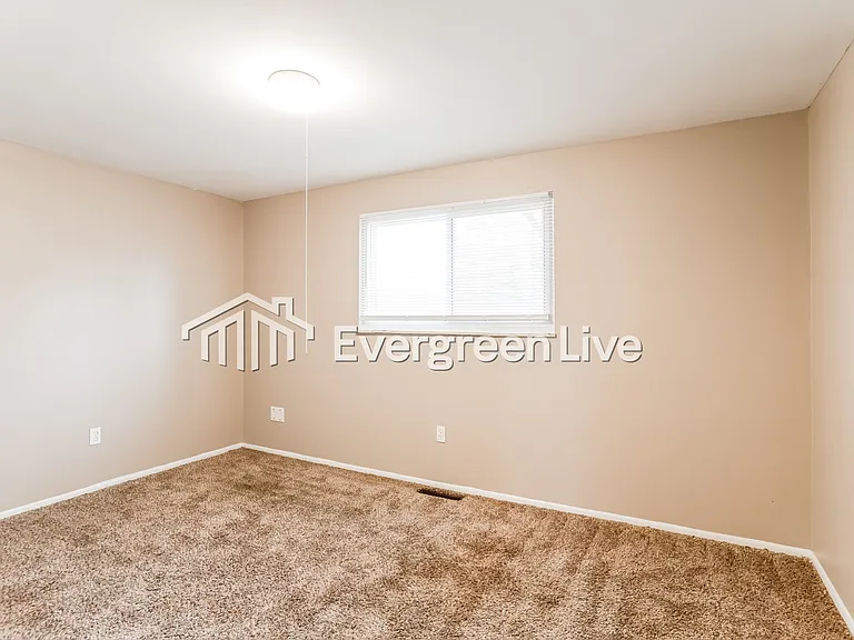 5036 Albany Dr — Photo 8