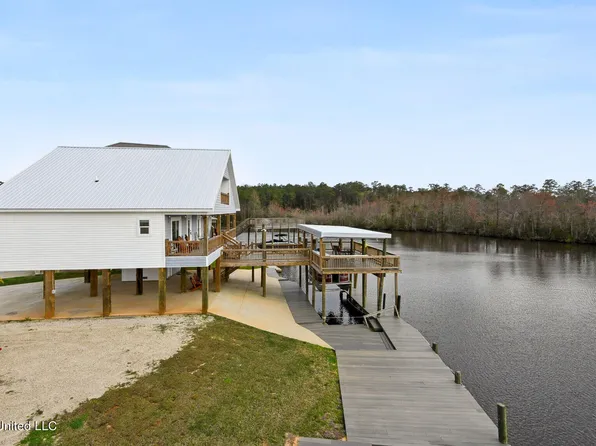 6149 Pontiac Dr, Kiln, MS 39556