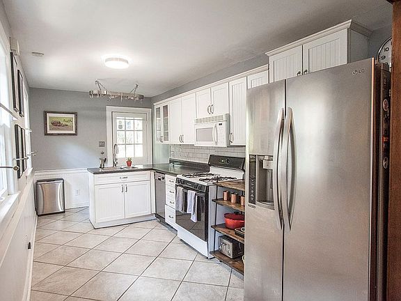 5th image of 4143 Kenwood Ave