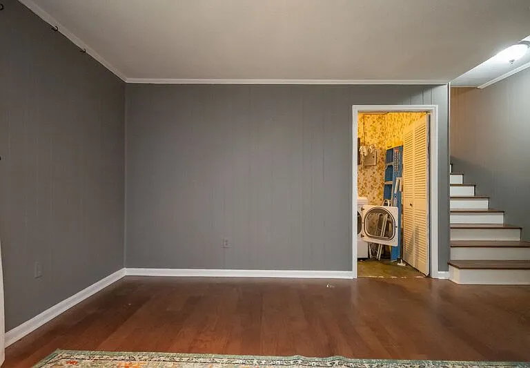 281 Rhodes Dr — Photo 34