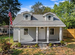 541 7th St, Newport, TN 37821