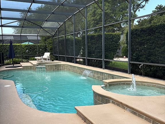 3rd image of 814 Santee Terre Ln