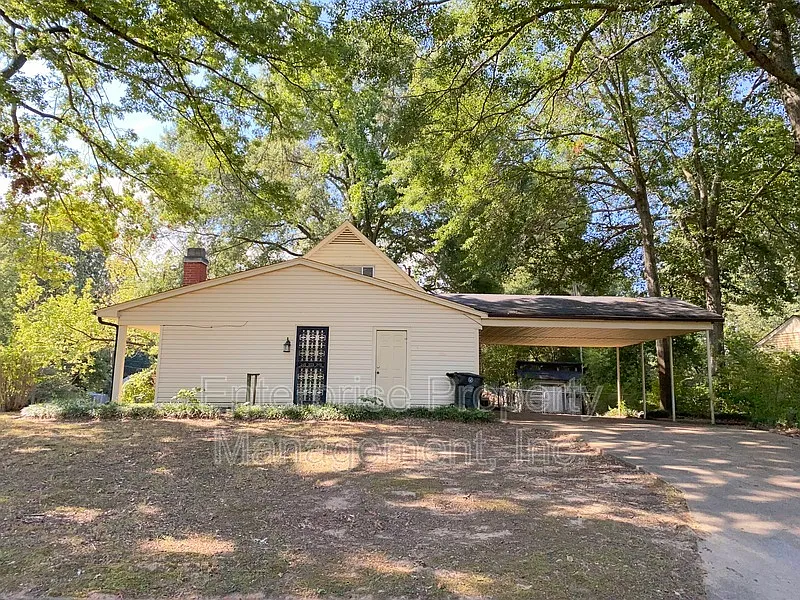 4 bed, 2.0 bath, 1984 sqft, $1,850 — Photo 4
