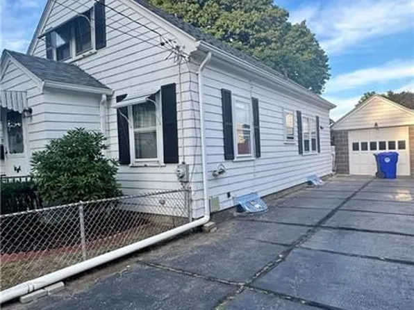 39 Hillview Ave, Providence, RI 02908
