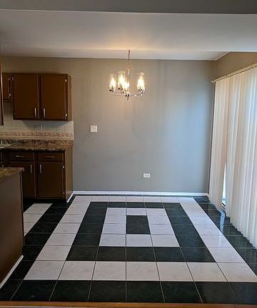 3rd image of 841 Oxford Pl #109C