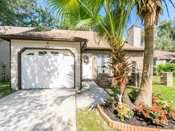 3932 Valley Garden Dr W, Jacksonville, FL 32225