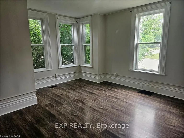 15 Cedar St — Photo 1