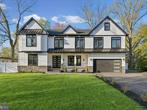 6 Echo Ave, Moorestown, NJ 08057