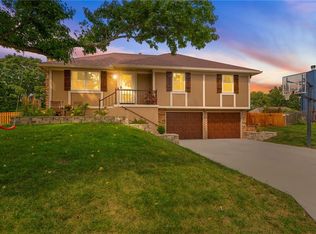 406 NE Crescent St, Lees Summit, MO 64086