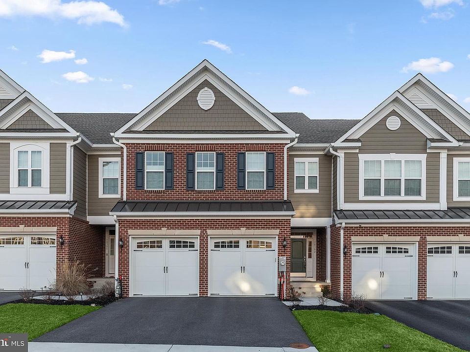 1st image of 10304 Puccini Ln