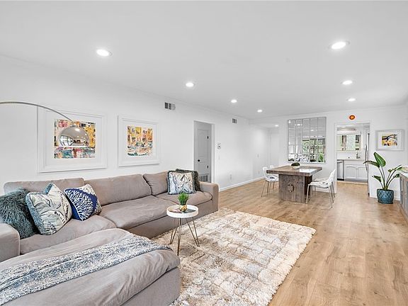 5th image of 31594 W 9th Dr