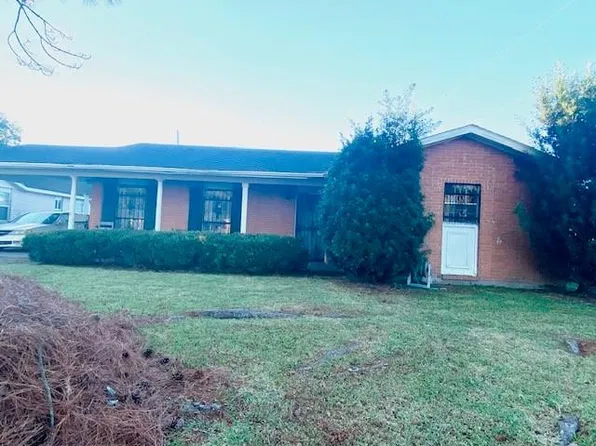 708 Fairlawn Dr, Gretna, LA 70056