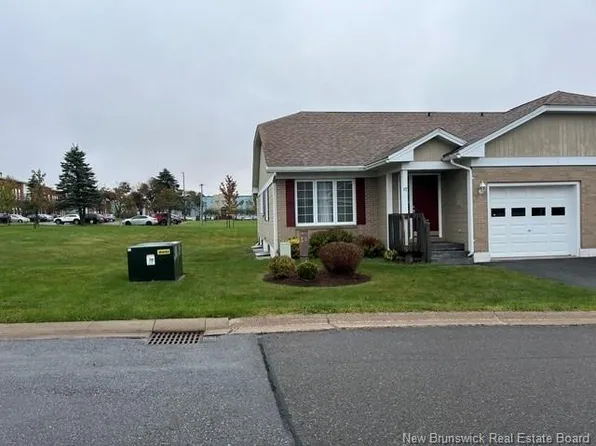 12 Caitlin Ct, Saint John, NB E2M 7V6