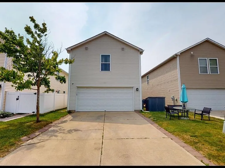14174 Marilyn Rd — Photo 1
