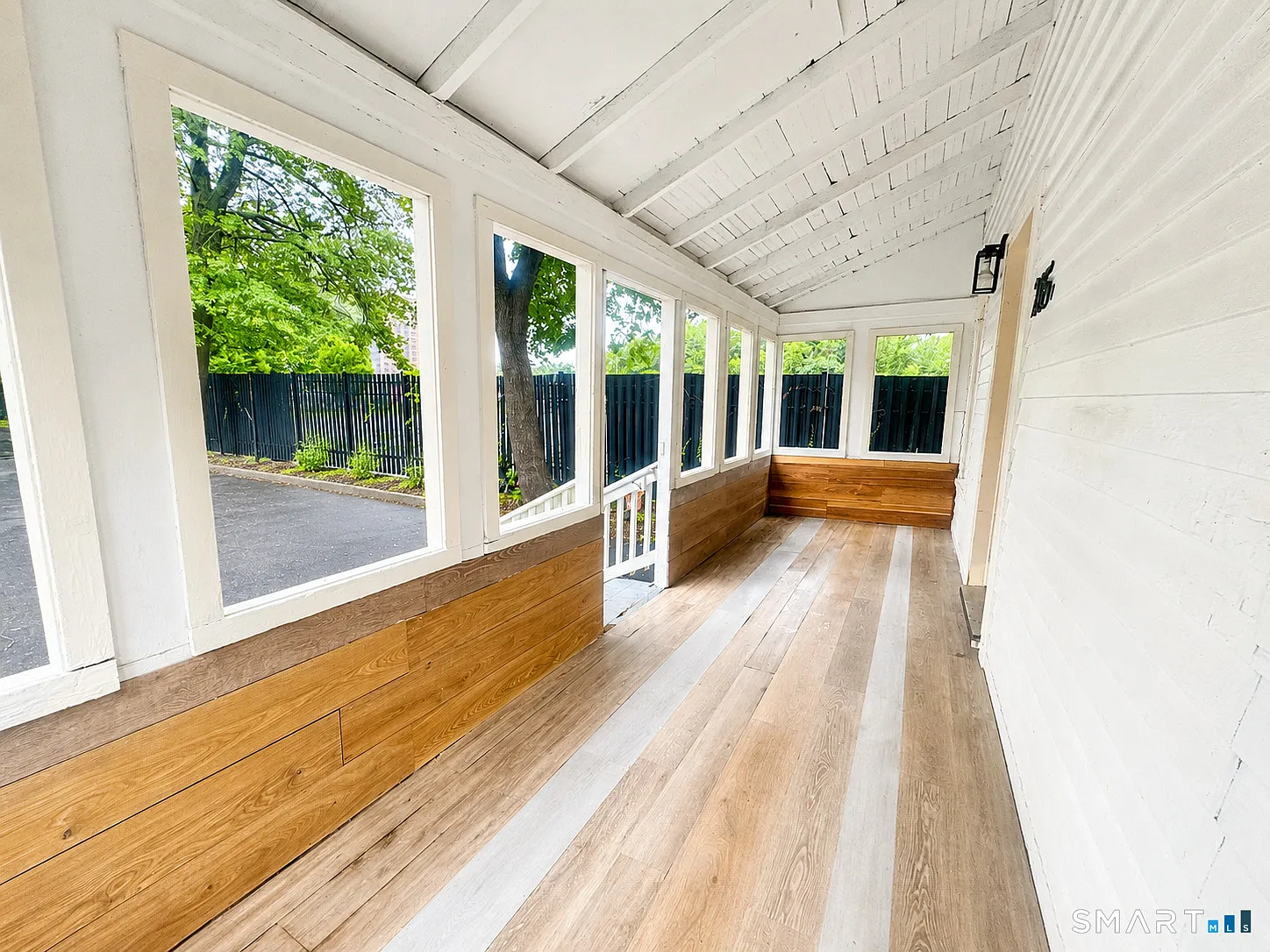 3 bed, 1.0 bath, 1267 sqft, $2,200 — Photo 3
