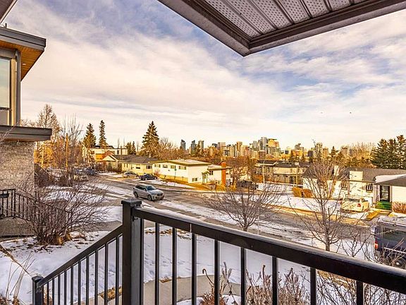 4th image of 2311 E 19th St SW