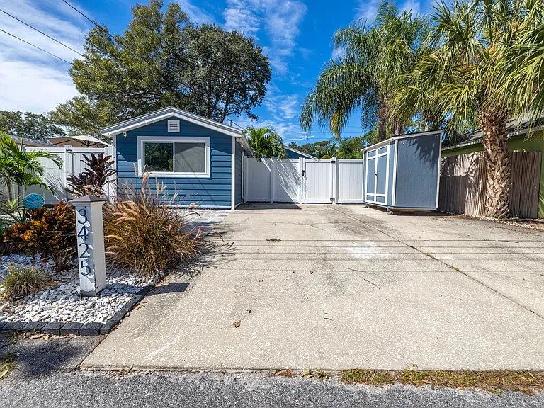 Driveway parking spot (1)