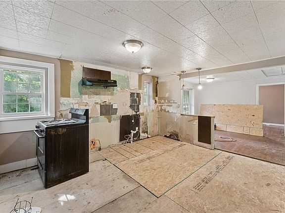 5th image of 5234 NE Barnes Ave