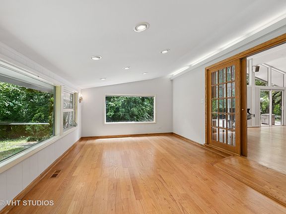 5th image of 26 Melrose Ln