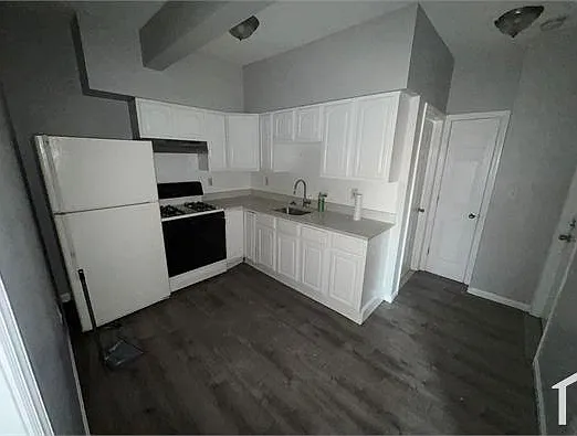 311 Bond St #2R — Photo 1
