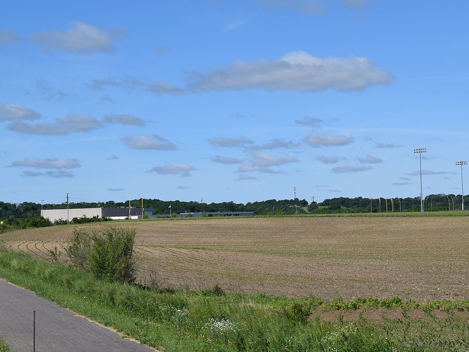 2nd image of Xxx W Commerce Dr