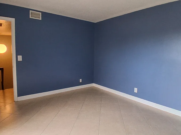3rd bedroom with built-in closet - upstairs