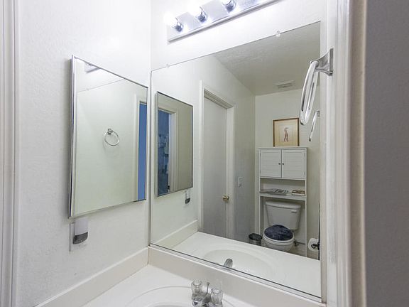 3rd image of 11846 W Paradise Dr