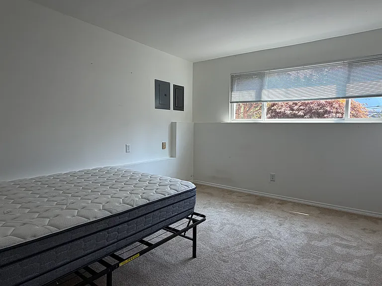 15428 SE 21st Pl — Photo 5