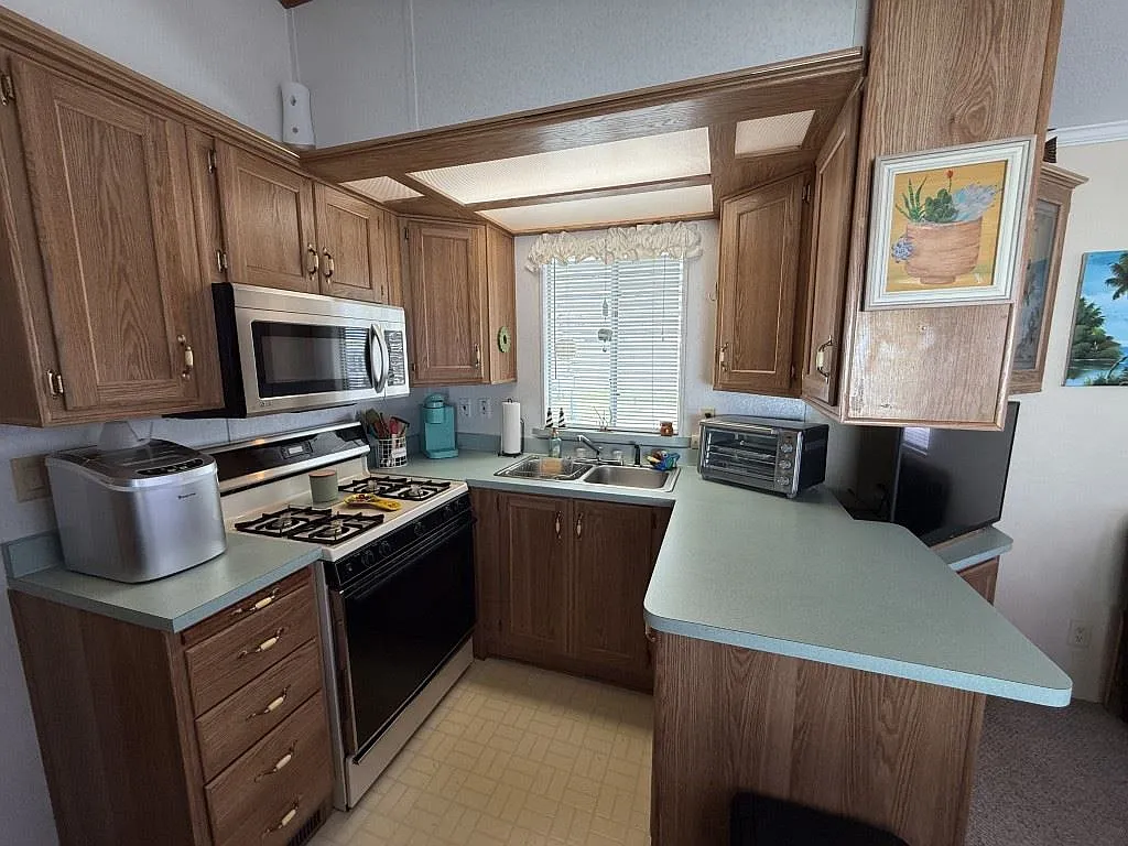 1 bed, 1.0 bath, 396 sqft, $2,400 — Photo 4