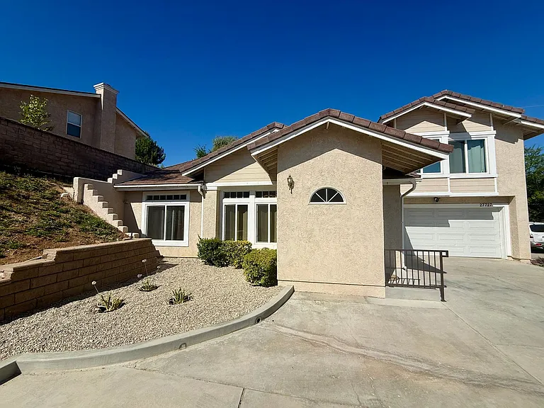 27727 Spandau Dr — Photo 1