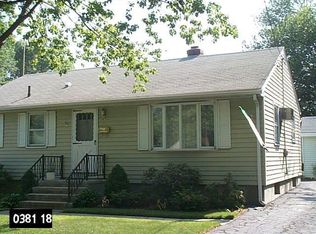 18 Berkshire Rd, West Hartford, CT 06110