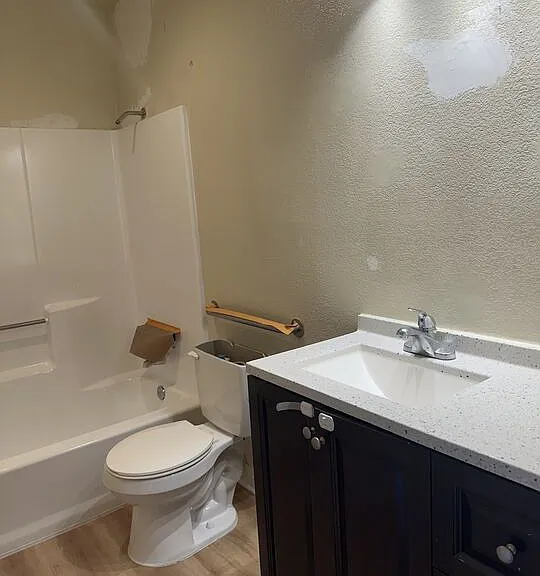 955 S Normandie Ave #201 — Photo 7
