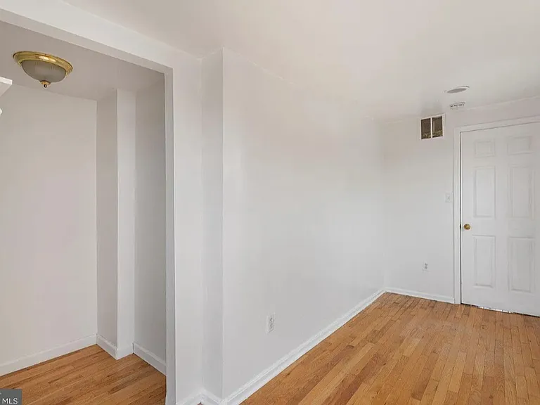 2nd bedroom (unfurnished)