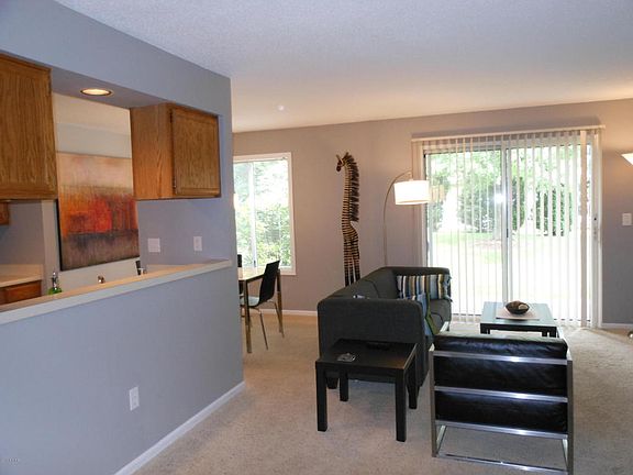 4th image of 3125 Windcrest Ct NE #41