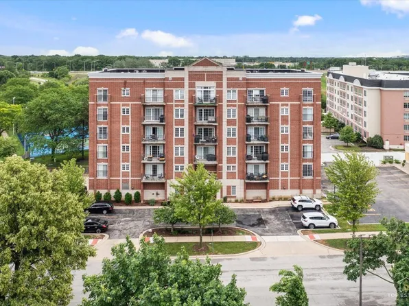 405 Creekside Dr #604, Palatine, IL 60074