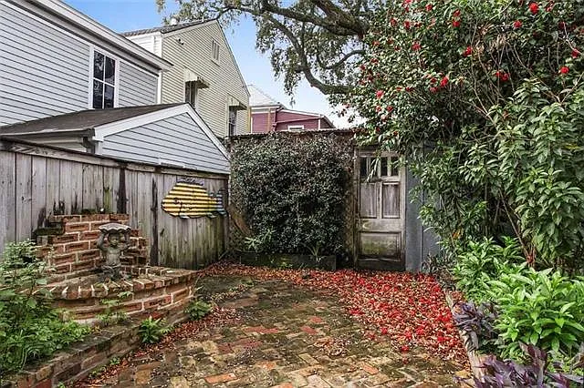 229 Bermuda St — Photo 15