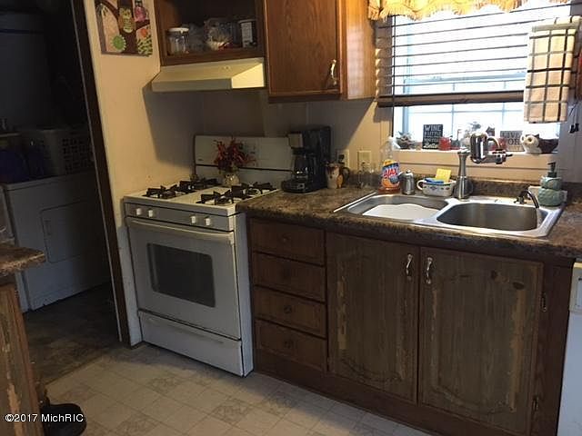 2nd image of 17914 W Howard City Edmore Rd