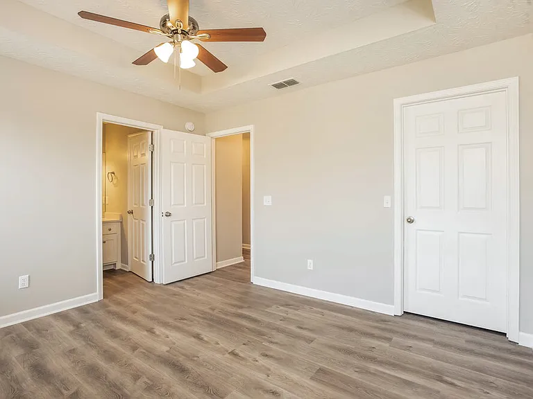 517 Hackney Dr — Photo 10