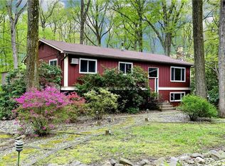 31 Ross Ave, Chestnut Ridge, NY 10977