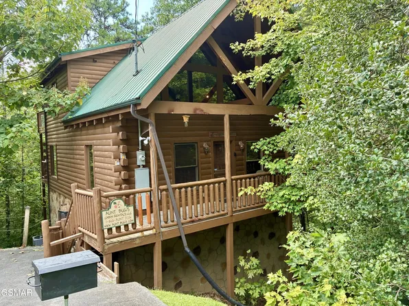 1724 Azalea Cir, Sevierville, TN 37876
