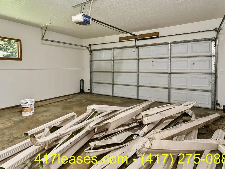 203 S White Oak Ave — Photo 40