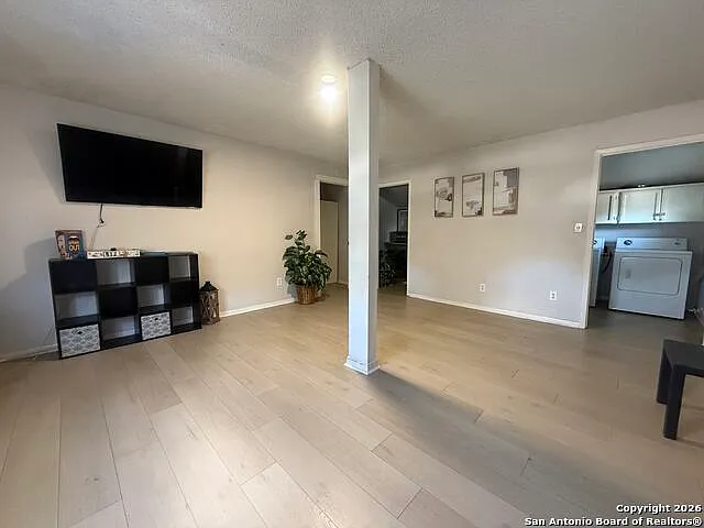 109 Bonham St #C — Photo 1