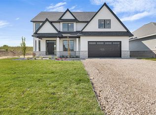 54 Belleview Dr, Kingsville, ON