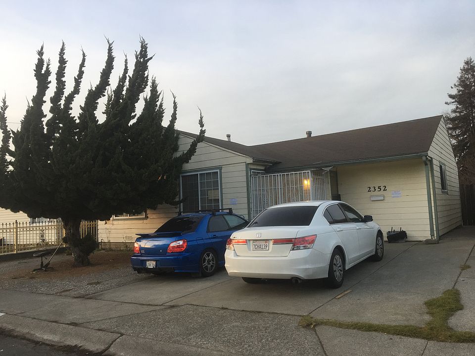 1st image of 2352 Greenwood Dr
