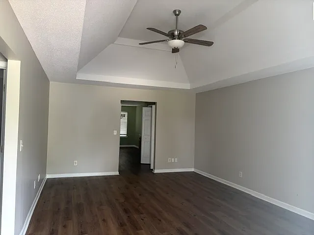 404 Dunmurry Pl — Photo 2
