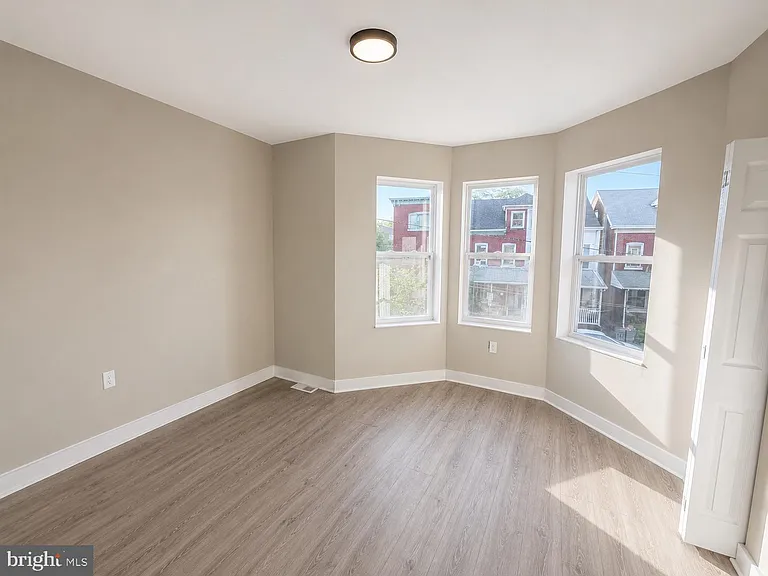28 N Anderson St — Photo 6