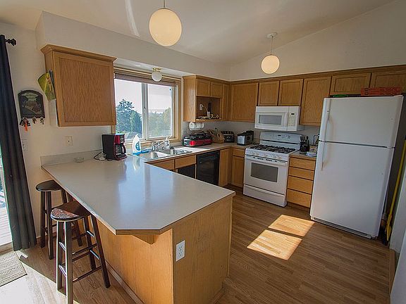 4th image of 7832 263rd Pl NW
