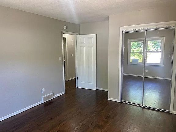 5th image of 1500 S Logan Ave