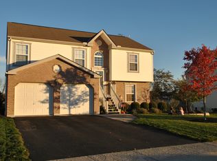 218 Victorian Dr, Commercial Point, OH 43116