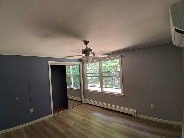 129 Adams Cir — Photo 9